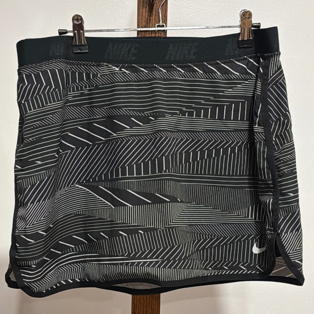 Nike Golf Dri-FIT Skort Black White Geometric Pattern Large Womens Active Skort